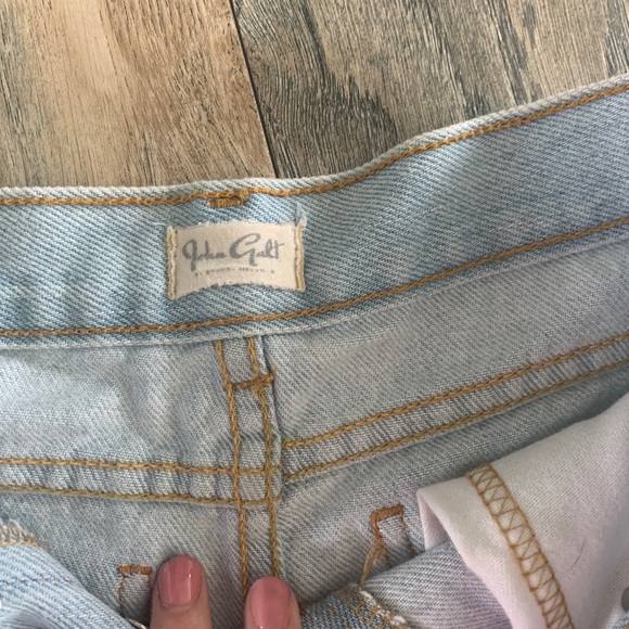 Brandy Melville distressed denim shorts - Picture 3 of 4